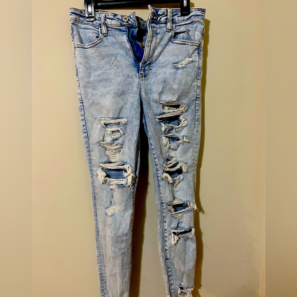 Girls jeans American Eagle tears and stonewash look